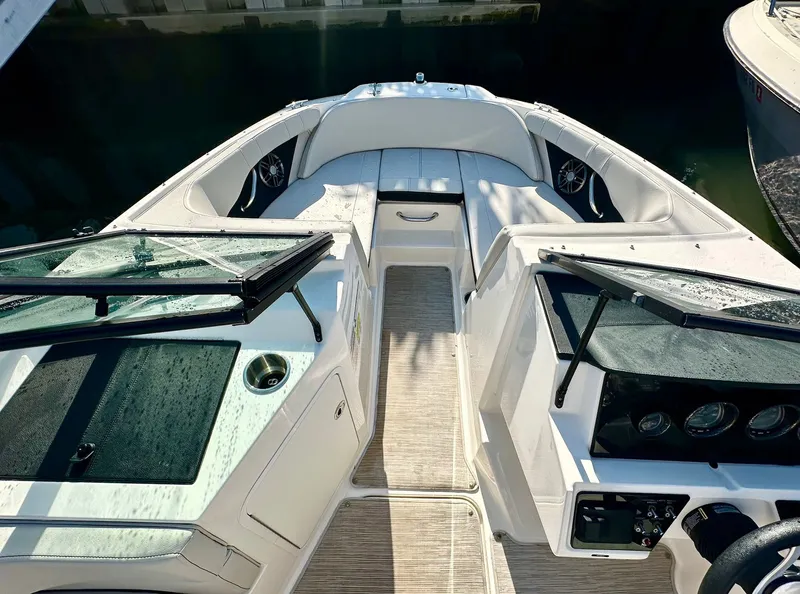 Slide: The Image of Sea Ray SPX 190 Outboard 2023 - 5