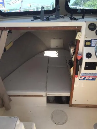 Slide: The Image of Parker Marine 2520 Deep Vee Sport Cabin 1999 - 9