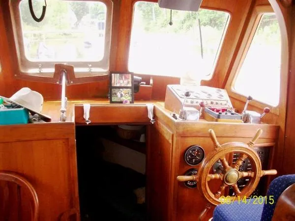Slide: The Image of Albin 36 Trawler 1979 - 10