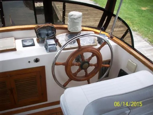 Slide: The Image of Albin 36 Trawler 1979 - 3