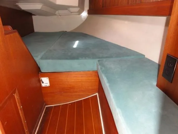 Slide: The Image of Sabre Targa 34 MK II Aft Cabin 1991 - 11