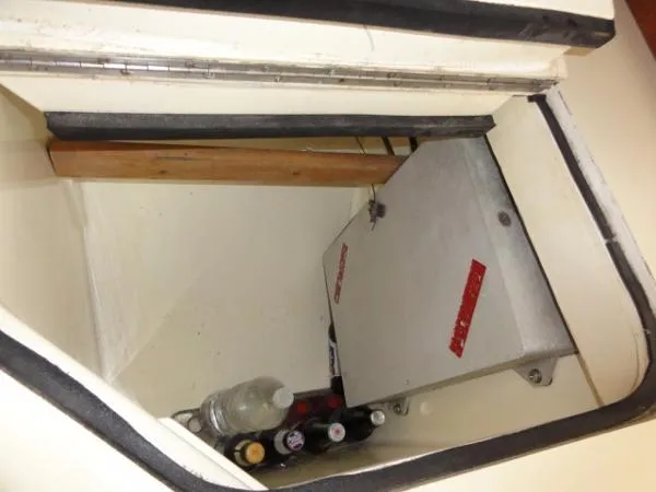 Slide: The Image of Sabre Targa 34 MK II Aft Cabin 1991 - 8
