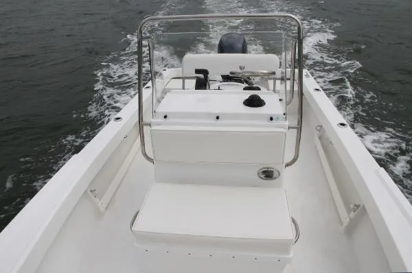 Slide: The Image of Parker Marine 1801 Center Console 2015 - 10