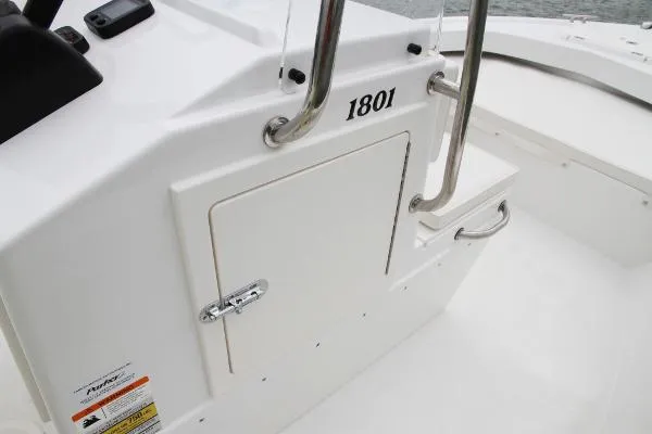 Slide: The Image of Parker Marine 1801 Center Console 2015 - 9