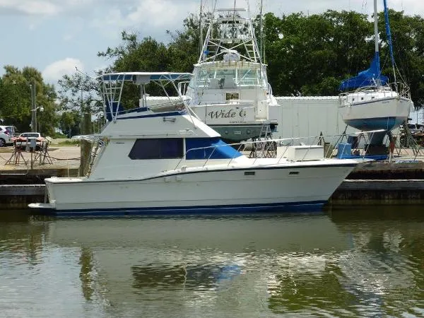 Slide: The Image of Hatteras 36 Sedan Cruiser 1987 - 0