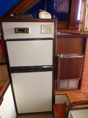 Slide: The Image of Hatteras 36 Sedan Cruiser 1987 - 5