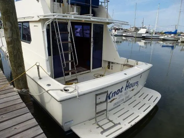 Slide: The Image of Hatteras 36 Sedan Cruiser 1987 - 6