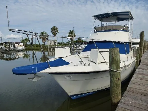 Slide: The Image of Hatteras 36 Sedan Cruiser 1987 - 7