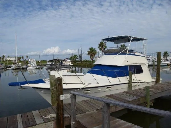 Slide: The Image of Hatteras 36 Sedan Cruiser 1987 - 8