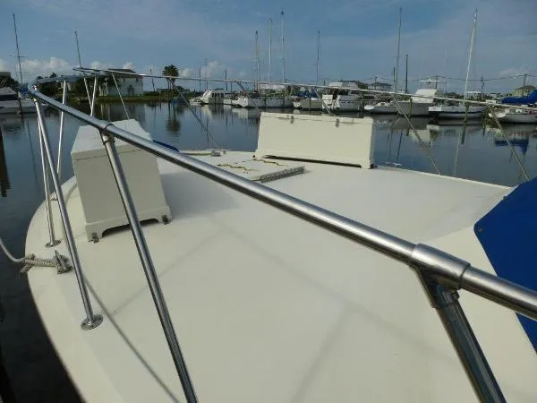 Slide: The Image of Hatteras 36 Sedan Cruiser 1987 - 9
