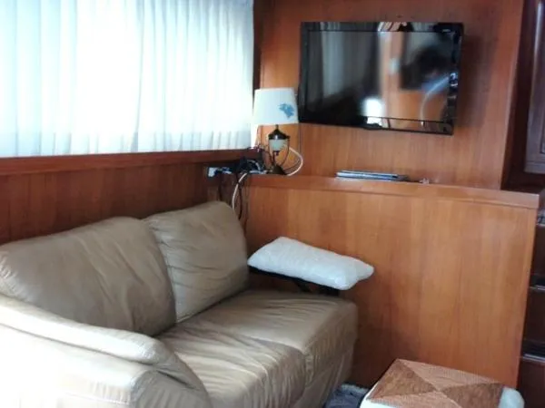 Slide: The Image of Jefferson 42 Sundeck Motor Yacht 1987 - 4