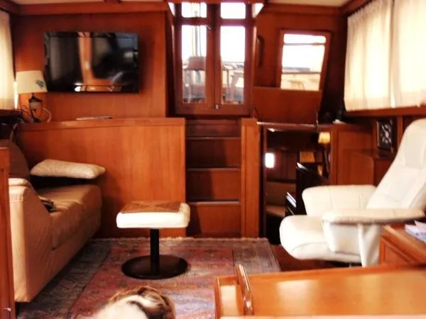 Slide: The Image of Jefferson 42 Sundeck Motor Yacht 1987 - 9