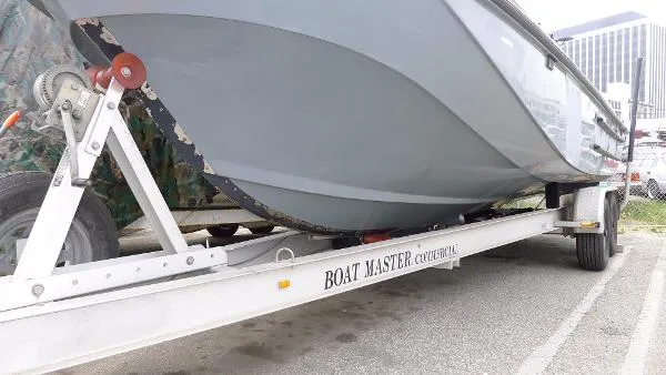 Slide: The Image of Boston Whaler Guardian 25 2005 - 3