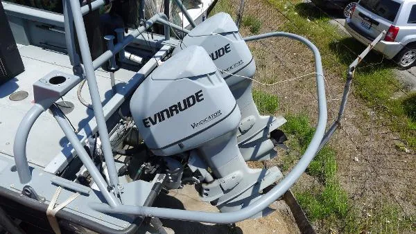 Slide: The Image of Boston Whaler Guardian 25 2005 - 5