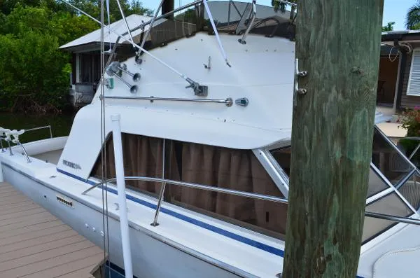 Slide: The Image of Phoenix Bass Boat 29 Flybridge 1984 - 4