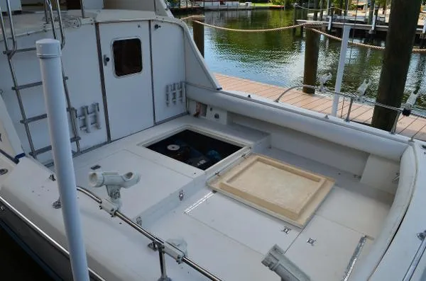 Slide: The Image of Phoenix Bass Boat 29 Flybridge 1984 - 5