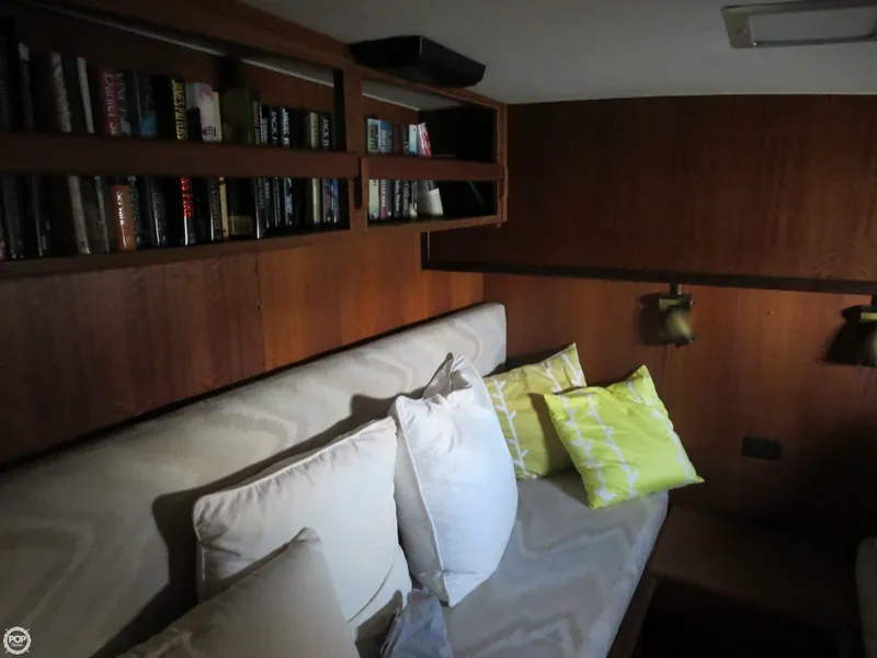 Slide: The Image of Hatteras 45 Convertible 1973 - 11