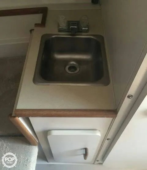 Slide: The Image of Wellcraft 250 Sportsman 1992 - 5