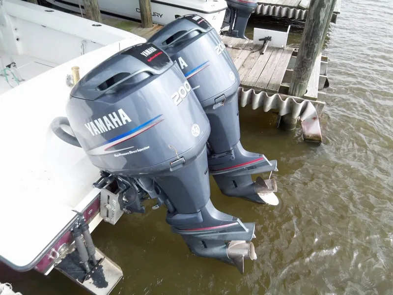 Slide: The Image of Contender 23 Center Console 2002 - 11