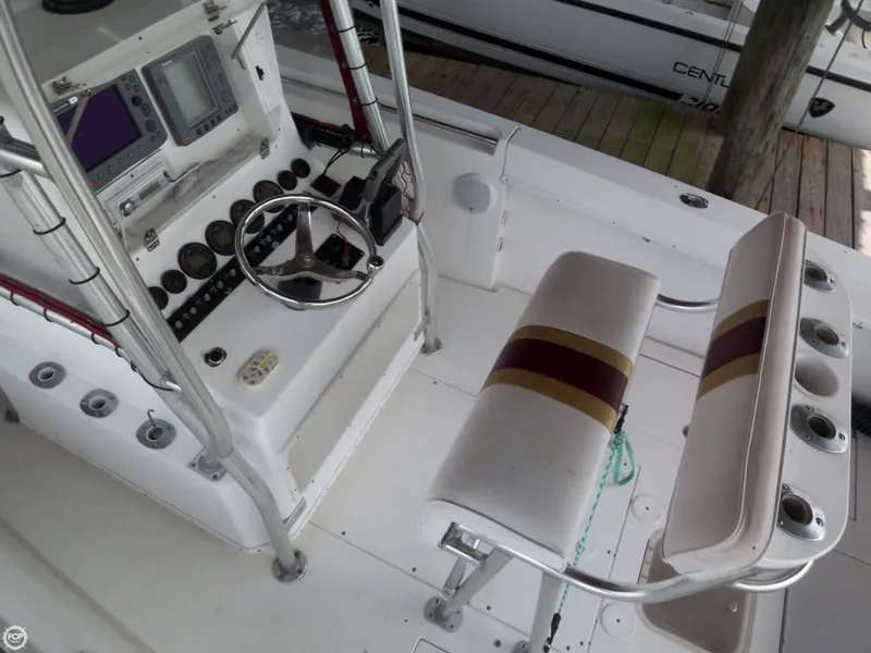 Slide: The Image of Contender 23 Center Console 2002 - 2