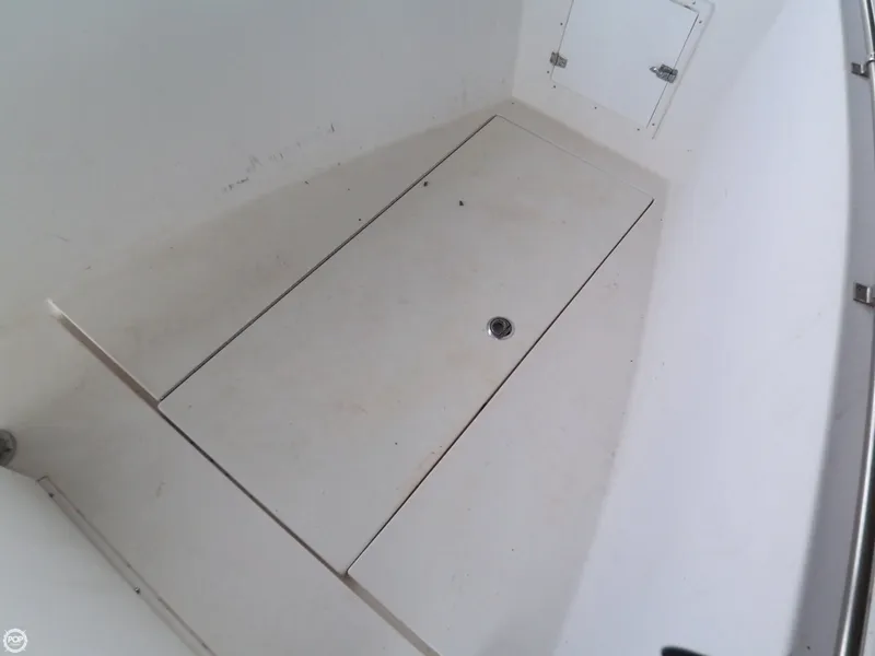 Slide: The Image of Contender 23 Center Console 2002 - 4