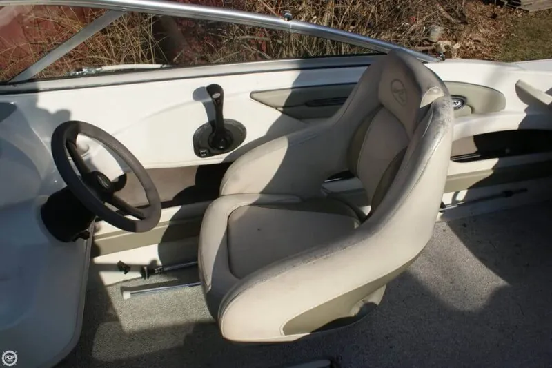 Slide: The Image of Sea Ray 200 Sport 2005 - 8