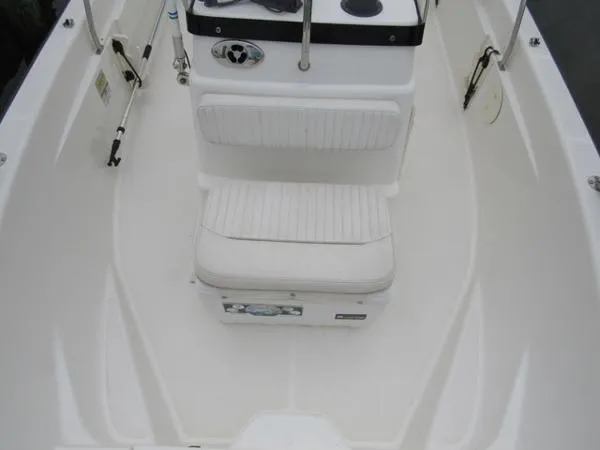Slide: The Image of Boston Whaler DAUNTLESS 2007 - 2
