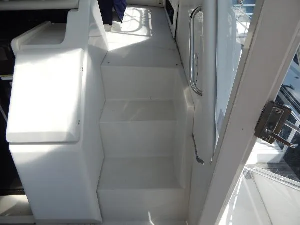 Slide: The Image of Carver Yachts 400 Cockpit Motor Yacht 1997 - 10