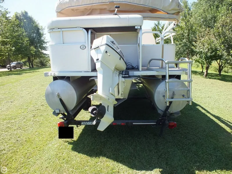 Slide: The Image of Smoker Craft M 818 Infinity CR 2004 - 10