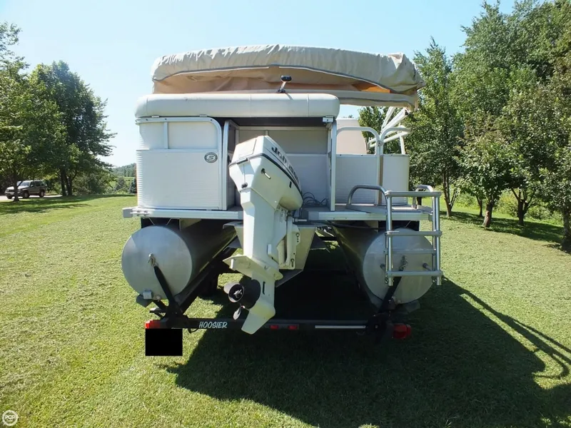 Slide: The Image of Smoker Craft M 818 Infinity CR 2004 - 11