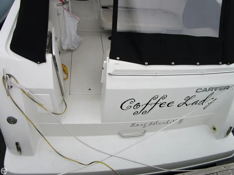 Slide: The Image of Carver Yachts 310 Mid Cabin Express 1995 - 8
