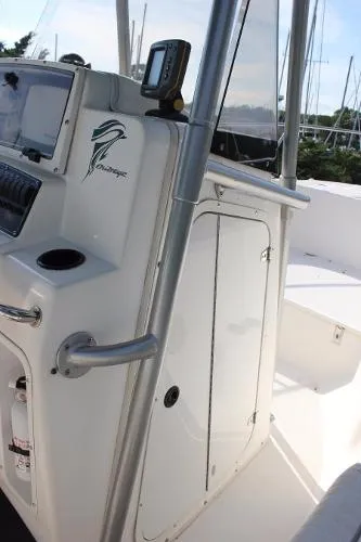 Slide: The Image of Boston Whaler 23 Outrage 1998 - 5