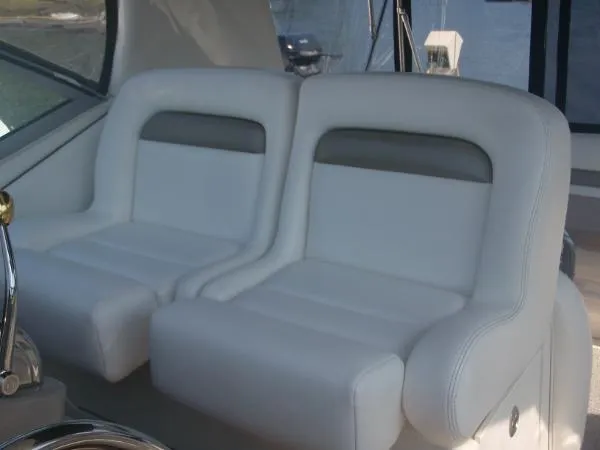 Slide: The Image of Sea Ray 320 Sundancer 2006 - 7