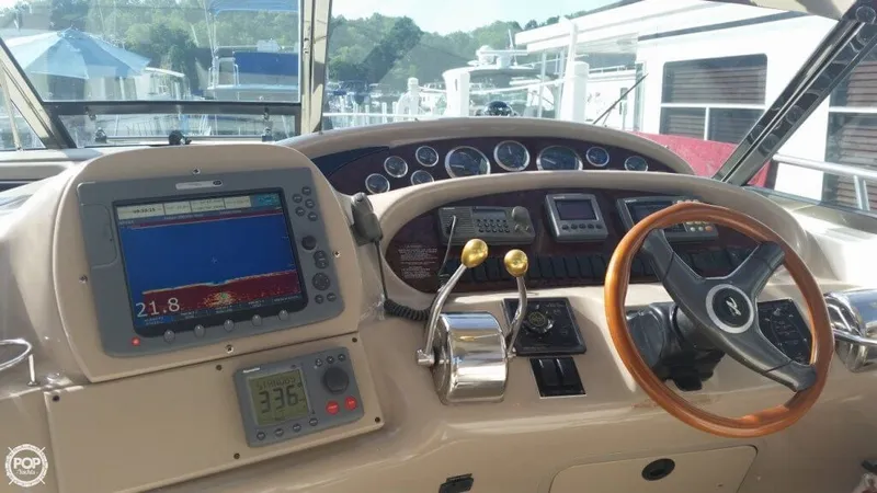 Slide: The Image of Sea Ray 380 Sundancer 1999 - 9