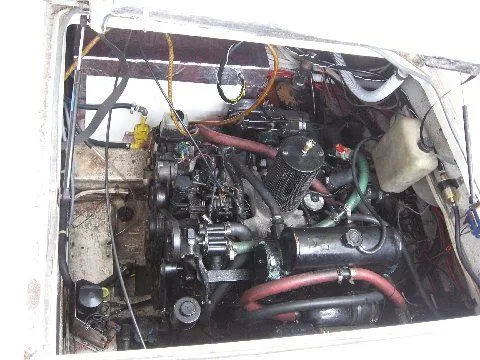 Slide: The Image of Maxum (2004 DIESEL engines!) 3200 SCR 1995 - 4