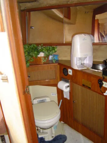 Slide: The Image of Sea Ray Express Cruiser Express Cruiser Diesel 1983 - 7
