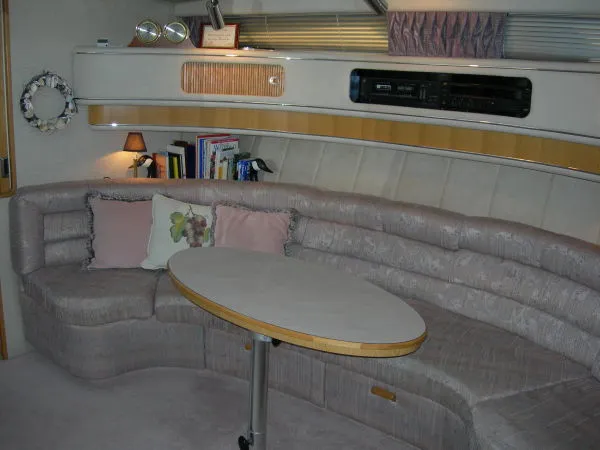 Slide: The Image of Sea Ray Sundancer 1990 - 4