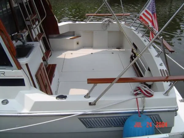 Slide: The Image of Bayliner 3270 MOTOR YACHT 1985 - 9