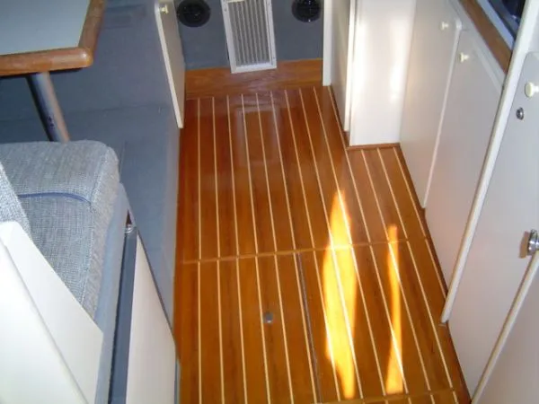 Slide: The Image of Bayliner 2859 Classic 1995 - 6