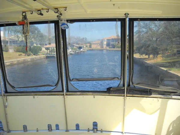Slide: The Image of Hatteras 43 Double Cabin MY 1972 - 9
