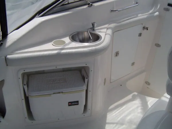 Slide: The Image of Regal 2465 Express Cruiser 2004 - 3