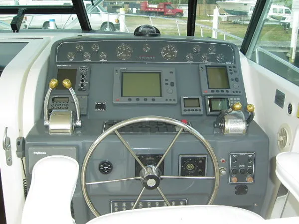 Slide: The Image of Tiara 4300 Open 1999 - 10