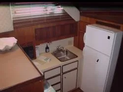 Slide: The Image of Hatteras Double Cabin MY 1985 - 4