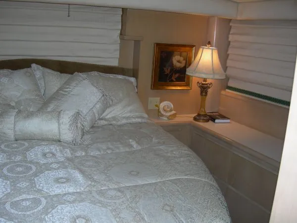 Slide: The Image of Hatteras 50 Stabilized Sport Deck 1996 - 2