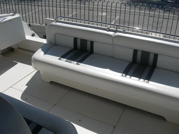 Slide: The Image of Sea Ray 350 Sundancer 1990 - 2