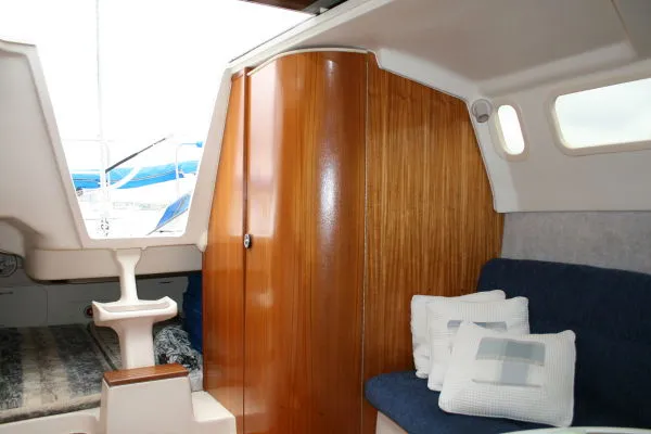 Slide: The Image of Hunter 260 Sloop 2005 - 11