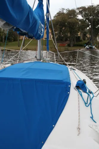 Slide: The Image of Hunter 260 Sloop 2005 - 3