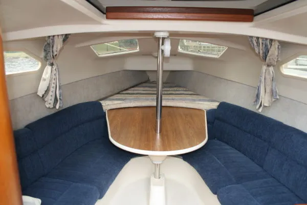 Slide: The Image of Hunter 260 Sloop 2005 - 6