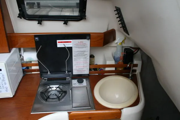 Slide: The Image of Hunter 260 Sloop 2005 - 9