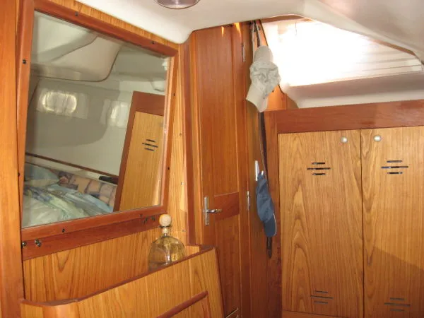 Slide: The Image of Hunter Sloop 2000 - 5